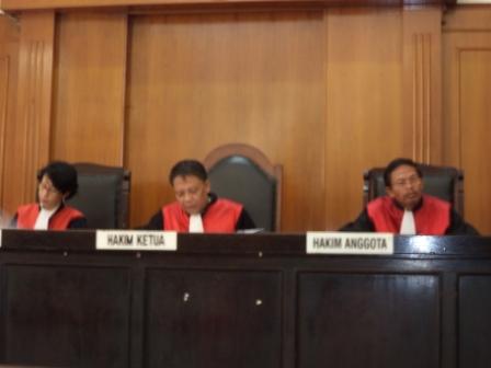 Hakim PN Surabaya Melakukan Pelanggaran 'HAM Berat'